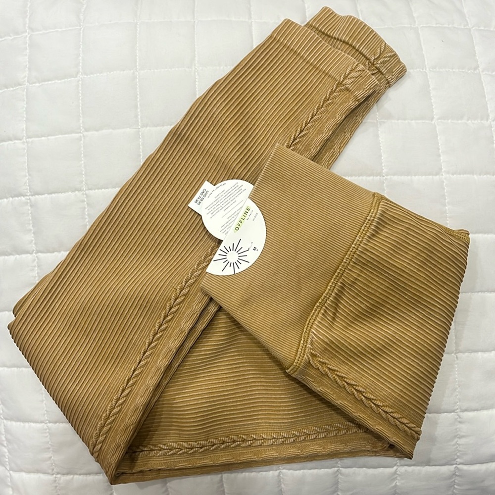 Offline by Aerie Ribbed 7/8 length Seamless Legging Womens Medium NWT